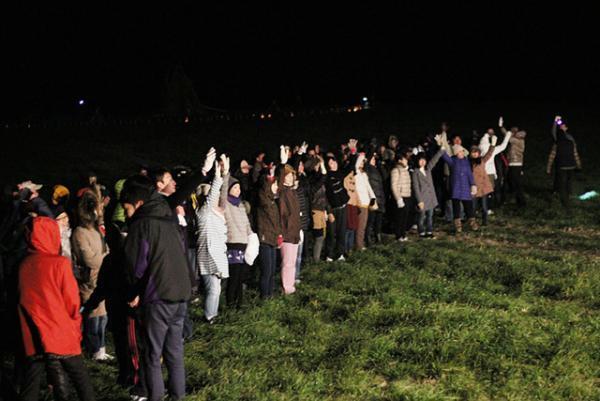 三越伊勢丹グループ、北海道士別市民800名以上が参加したPRムービー「冬至祭」公開