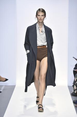 【ルック】マーガレット・ハウエル17SSウィメンズコレクション