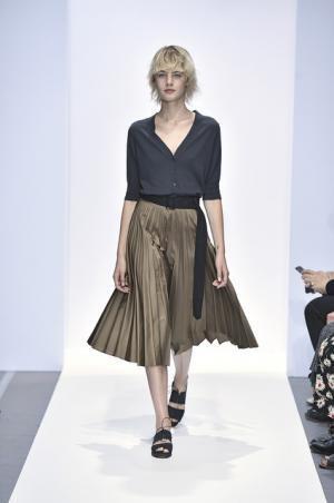 【ルック】マーガレット・ハウエル17SSウィメンズコレクション