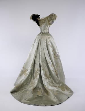 ファッションは生きたアート。川久保玲、三宅一生ら作品がNYメトロポリタン美術館へ一堂に会す