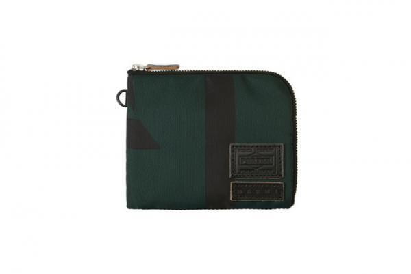 マルニ×ポーターの第8弾「SURF COLLECTION」発売。空の色と打ち寄せる波をイメージ