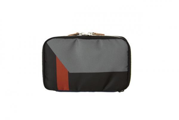 マルニ×ポーターの第8弾「SURF COLLECTION」発売。空の色と打ち寄せる波をイメージ