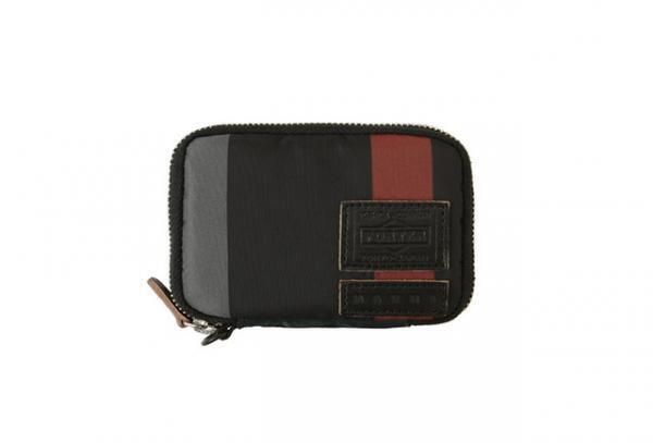 マルニ×ポーターの第8弾「SURF COLLECTION」発売。空の色と打ち寄せる波をイメージ