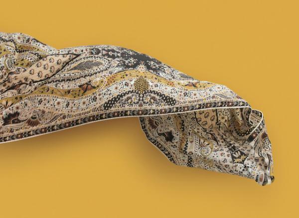 エトロから16年の新色クリスマスショールが登場！