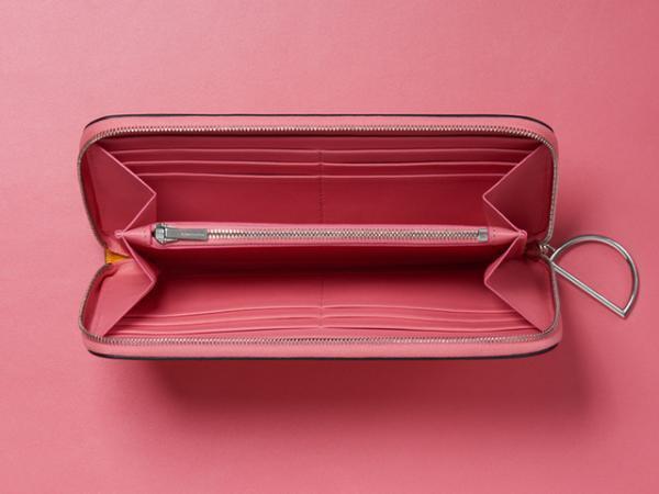 アクネ ストゥディオズ、ジャック・ピアソンとのコラボポーチを世界100個限定発売