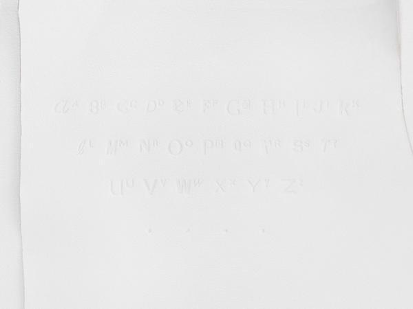 アクネ ストゥディオズ、ジャック・ピアソンとのコラボポーチを世界100個限定発売