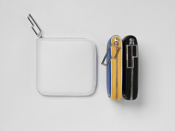 アクネ ストゥディオズ、ジャック・ピアソンとのコラボポーチを世界100個限定発売