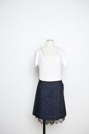 スカート（4万6,000円）