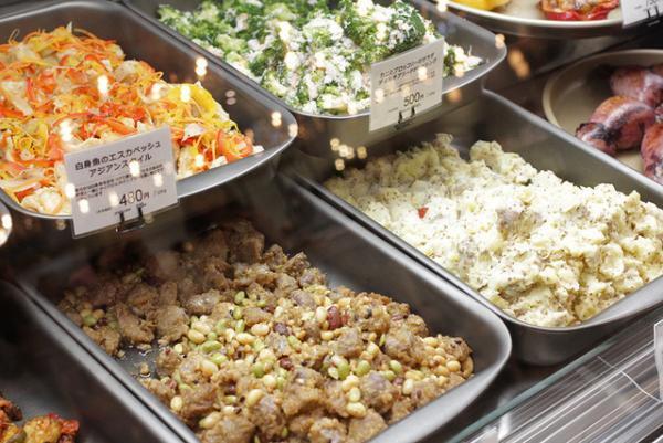 三越伊勢丹による新業態「FOOD＆TIME ISETAN」では気軽に“食”を楽める！ブルーボトルコーヒー、老舗パン屋の浅野屋、サラダ専門店