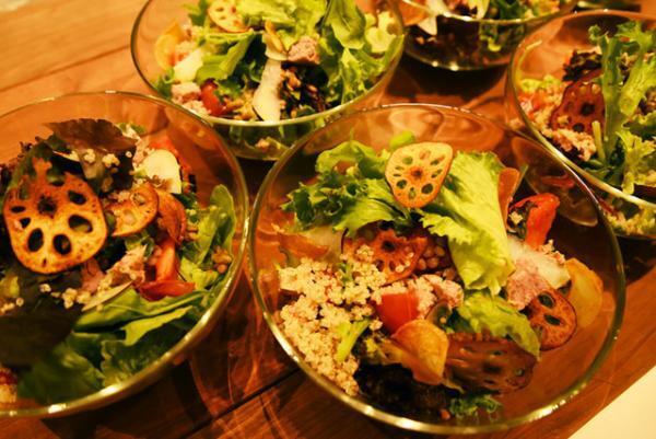 ミハラヤスヒロのソスウが手掛けるカフェ・花屋・レンタルスペースが融合した複合ショップがオープン