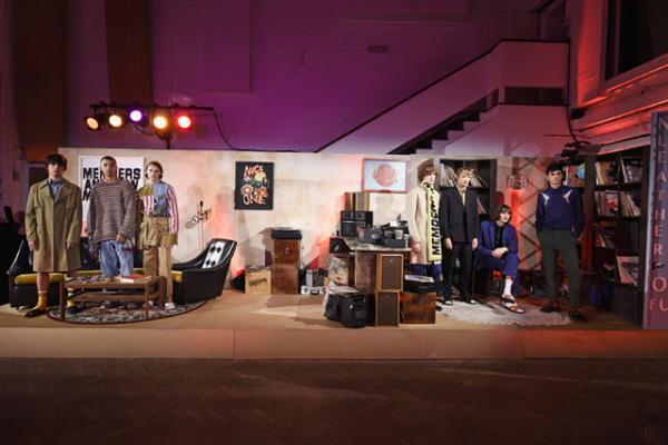 ステラ マッカートニーが初となるメンズウエアコレクションと、新作ウィメンズコレクションを同時に発表