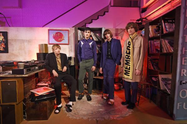 ステラ マッカートニーが初となるメンズウエアコレクションと、新作ウィメンズコレクションを同時に発表