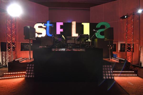 ステラ マッカートニーが初となるメンズウエアコレクションと、新作ウィメンズコレクションを同時に発表