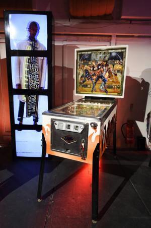 ステラ マッカートニーが初となるメンズウエアコレクションと、新作ウィメンズコレクションを同時に発表