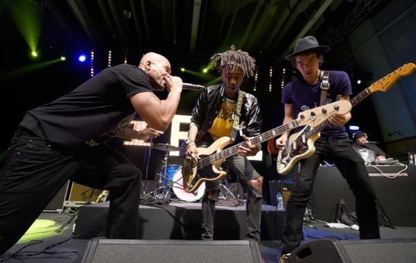 ステラ マッカートニーが初となるメンズウエアコレクションと、新作ウィメンズコレクションを同時に発表