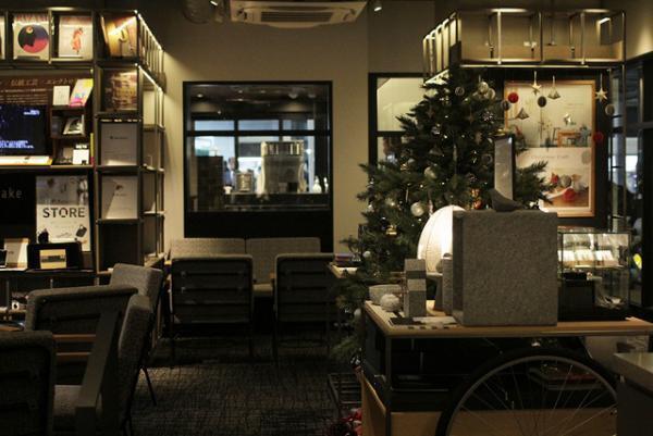 「中目黒高架下」がついにオープン！全長約700メートルに蔦屋書店など人気店が軒を連ねる新施設【レポート】