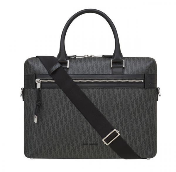 ディオール オムの「ダーク ライト」から新作コレクション！世界観を描いたムービーも公開