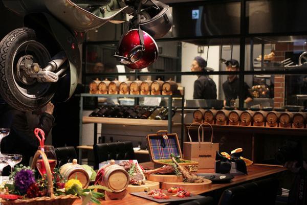 “LOVE”と“ART”で最愛なる晩餐会を演出。スマイルズが中目黒高架下に新店「パビリオン」をオープン