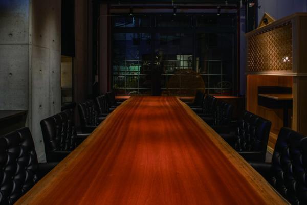 “LOVE”と“ART”で最愛なる晩餐会を演出。スマイルズが中目黒高架下に新店「パビリオン」をオープン