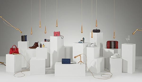 ボッテガ・ヴェネタのバッグやシューズが音を奏でる「ホリデー・ハーモニー」