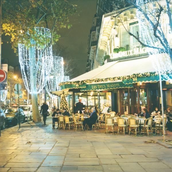 ヨーロッパの“クリスマスマーケット”を収めた今城純の新作写真集『encase』が発売