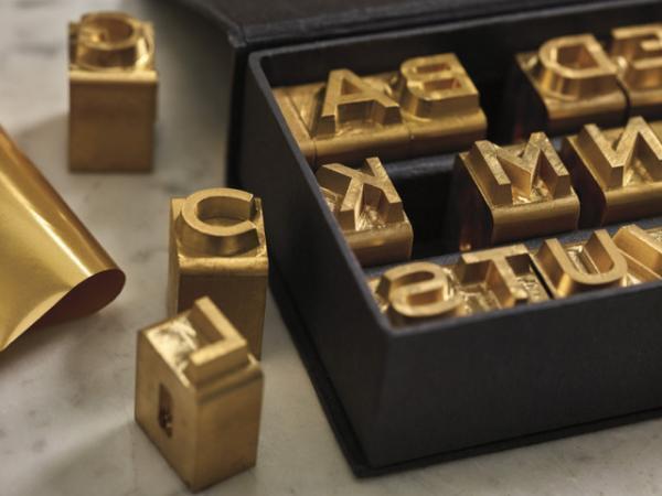 コーチがブランド創立75周年の締めくくりに、4頭の“コーチ・ビースト”にフィーチャーしたホリデーコレクション