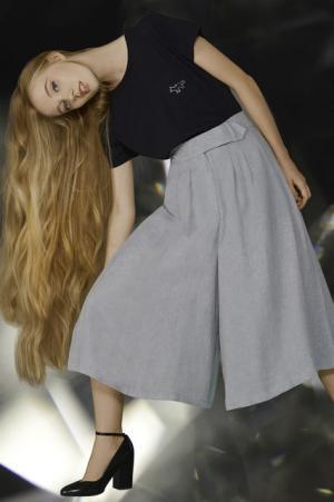 メゾン キツネから、ブラックとホワイトのホリデーコレクション！刺繍やスワロフスキーのキツネがワンポイントに