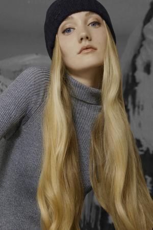 メゾン キツネから、ブラックとホワイトのホリデーコレクション！刺繍やスワロフスキーのキツネがワンポイントに