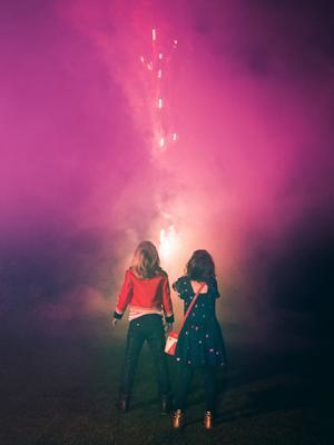 ステラ マッカートニー キッズが「Double Act」の新作を公開！モデルには写真家ケイシー・ムーアの子どもを起用