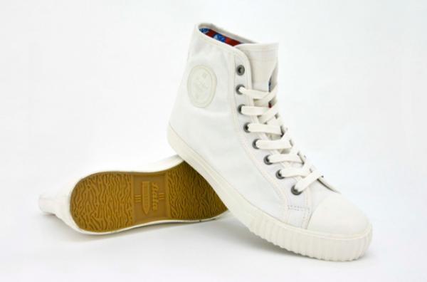 ジュリアン デイヴィッド×バタがコラボスニーカーを発売。葛飾北斎の浮世絵からインスピレーション