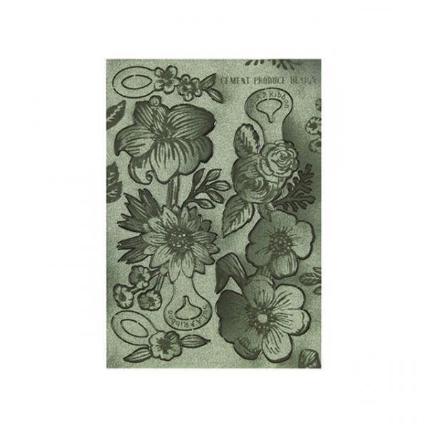 クリスマスツリーのオーナメントや、食卓を彩る器を集めた「飾る 彩る クリスマス展」開催。ワークショップも