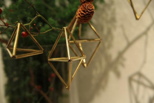 クリスマスツリーのオーナメントや、食卓を彩る器を集めた「飾る 彩る クリスマス展」開催。ワークショップも