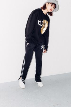 オープニングセレモニー×エックスガール、Wネームのコラボコレクション第2弾を発売