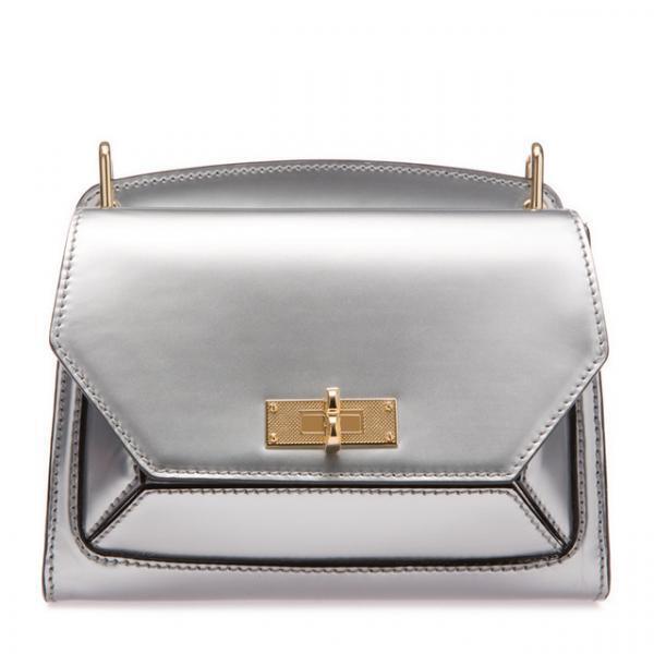 バリーから新バッグ「SUZY」がローンチ、「B-Loved」がスリムに進化！