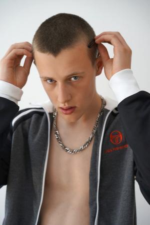 ゴーシャ ラブチンスキーとアンタイ ソーシャル ソーシャル クラブのDSM限定アイテム発売