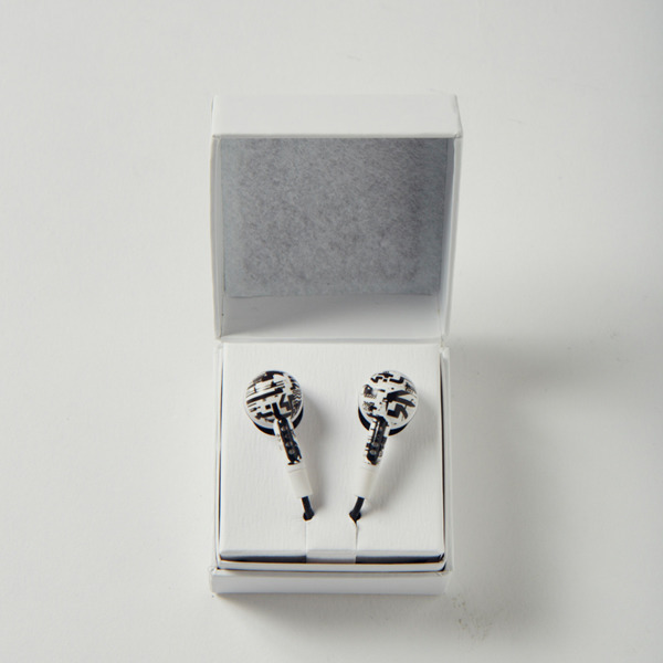 ウォルナット、ユウ ナガバなどイラストレーターらがKOTORIのイヤフォンをデザイン、ミツカルストアで発売