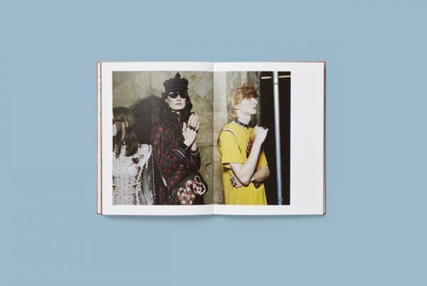 グッチが17年ウィメンズクルーズコレクションのファッションショーを紹介する写真集『BLIND FOR LOVE』を1,000部限定で発売