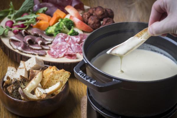 熱々とろっとろのチーズや、“肉の日”食べ放題...グランドハイアット東京の冬限定メニュー