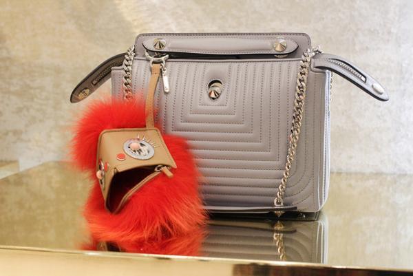 フェンディの巨大“ヒプノタイズ”が新宿伊勢丹に！シューズ＆バッグの期間限定ショップがオープン