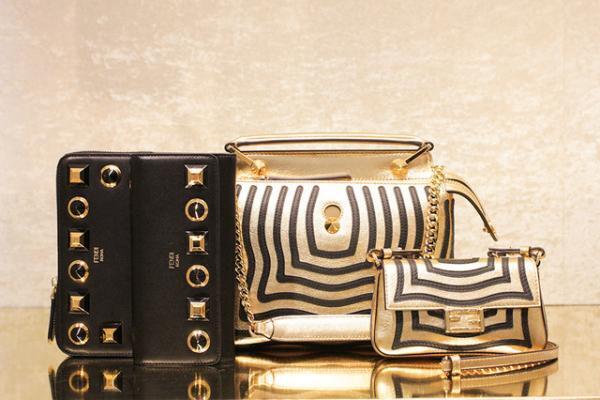 フェンディの巨大“ヒプノタイズ”が新宿伊勢丹に！シューズ＆バッグの期間限定ショップがオープン