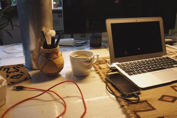 古着屋デプトのオーナー・eriがテーブルウエアブランドをスタート！第一弾は“リップ型”マグカップ