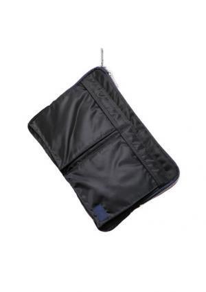 サカイ × ポーターに新作バッグ！トート、クラッチ、デイパックの全3型