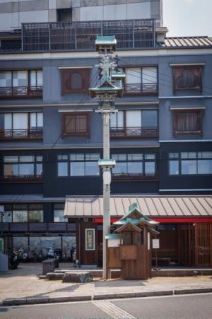 山口晃×道後温泉、アートフェスティバル「道後アート2016」で時空を超えた街歩き