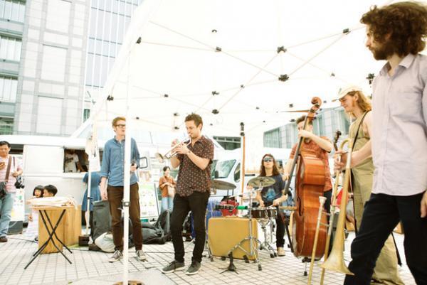 青山でクリスマスマーケット開催！全国のパン屋のシュトーレン25種食べ比べやホットワイン、アイシングクッキー