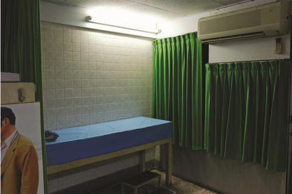 東京都写真美術館で「アピチャッポン・ウィーラセタクン 亡霊たち」展、作家本人のシンポジウムも開催