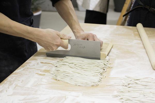 【HOHO#004 Report】新蕎麦の季節、「三合菴」店主・加藤さんをホストに蕎麦打ちワークショップが開催されました！