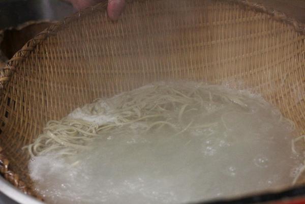 【HOHO#004 Report】新蕎麦の季節、「三合菴」店主・加藤さんをホストに蕎麦打ちワークショップが開催されました！