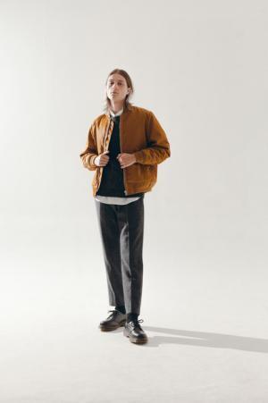 オープニングセレモニーでメイデンノアール×バンズとのコラボシューズを世界に先駆け発売