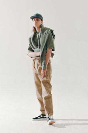 オープニングセレモニーでメイデンノアール×バンズとのコラボシューズを世界に先駆け発売