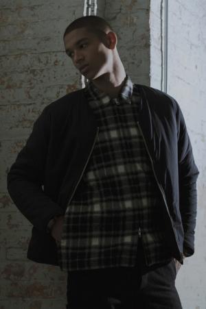 オープニングセレモニーでメイデンノアール×バンズとのコラボシューズを世界に先駆け発売